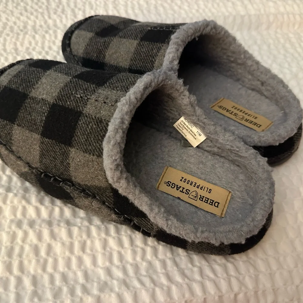 Deer‎ Stags Black and Gray Checkered Slippers